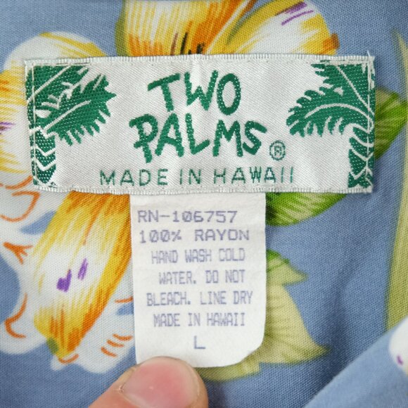 Two Palms Mens Hawaiian Shirt Large Rayon Button Up Blue Tropical Vacation - Picture 3 of 5